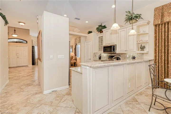 15652  Alton  DR, Fort Myers, FL 33908
