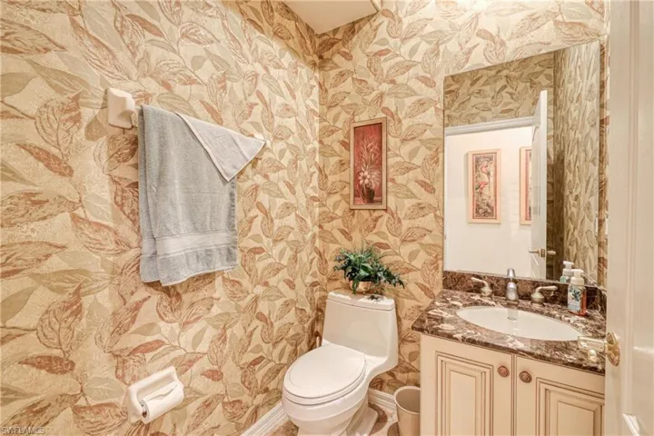 15652  Alton  DR, Fort Myers, FL 33908