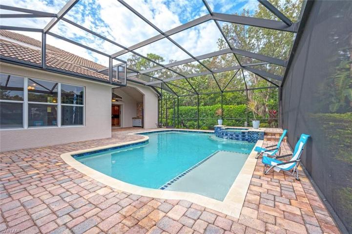 Well designed custom pool
