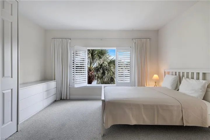 15040  Sterling Oaks  DR, Naples, FL 34110