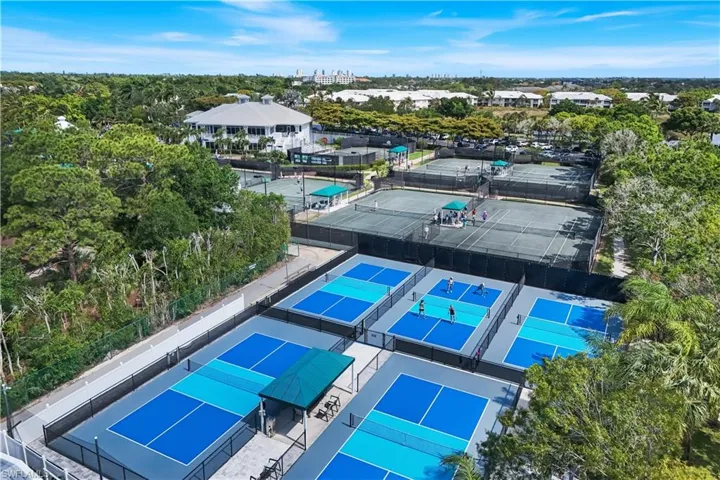 15040  Sterling Oaks  DR, Naples, FL 34110