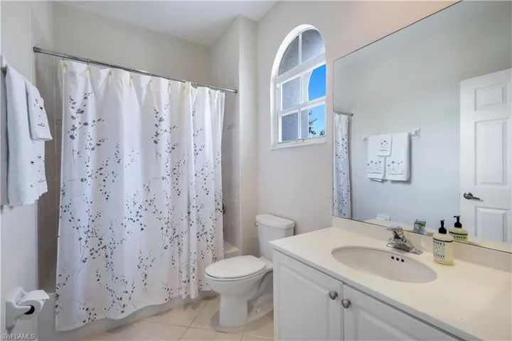 15040  Sterling Oaks  DR, Naples, FL 34110