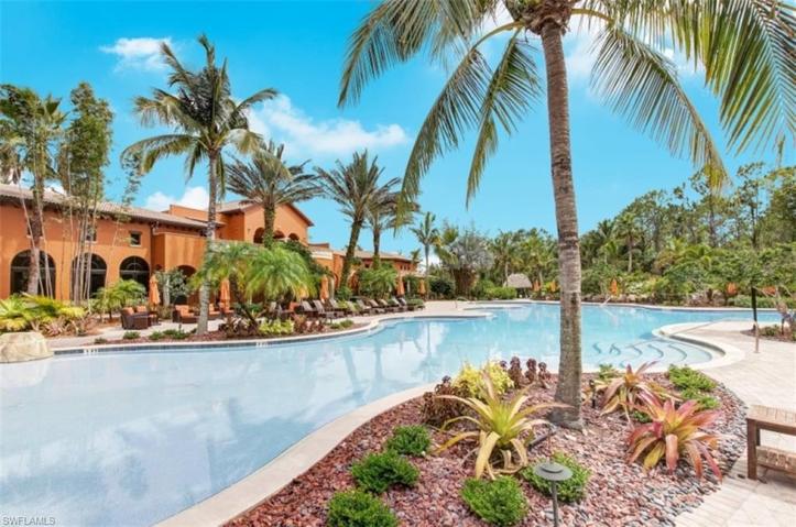 Resort-Style Pool
