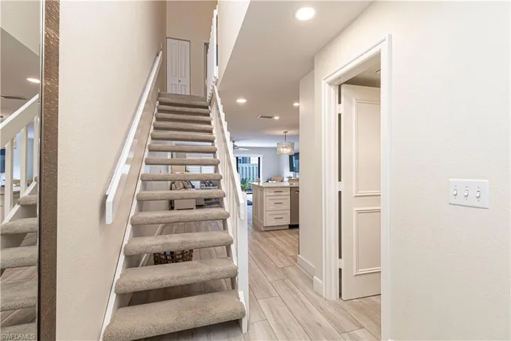 833  Meadowland  DR, Naples, FL 34108