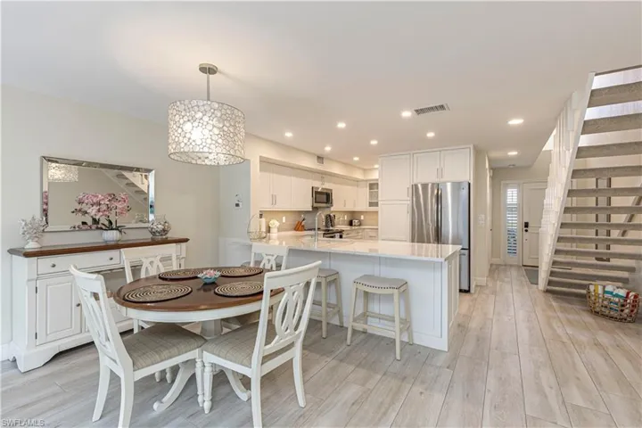 833  Meadowland  DR, Naples, FL 34108