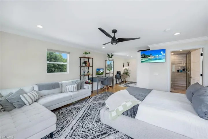 Carriage House - 1br suite