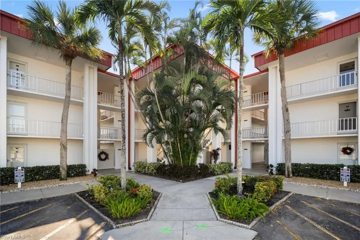 1700  Pine Valley  DR, Fort Myers, FL 33907