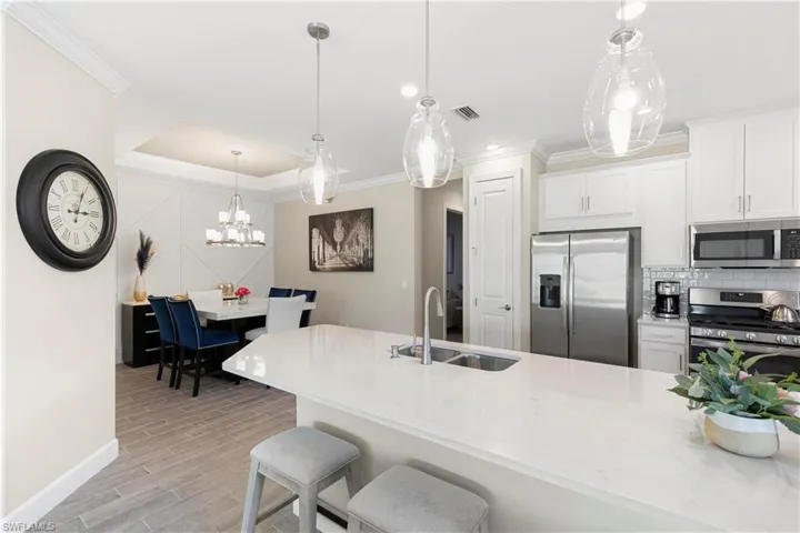 Accent Wall, Crown Modeling