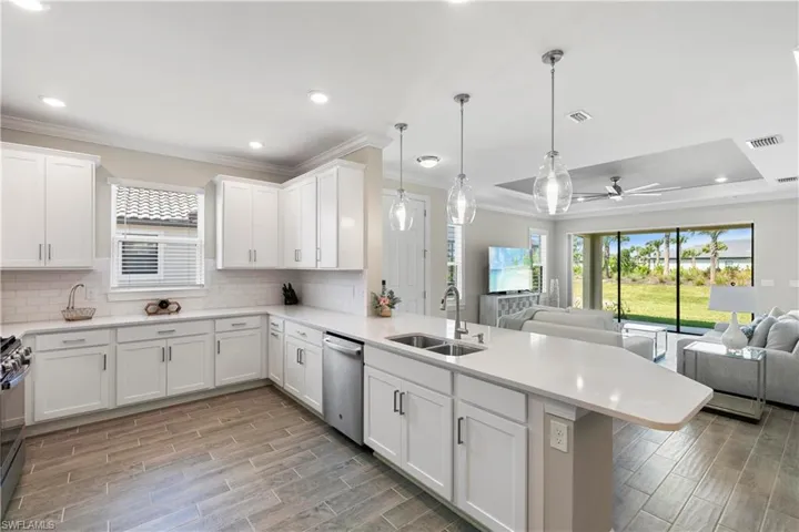 15206  Sacile  ST, Naples, FL 34114