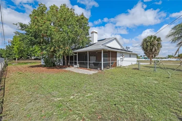 1208 Sw 34th St, Cape Coral, Florida 33914