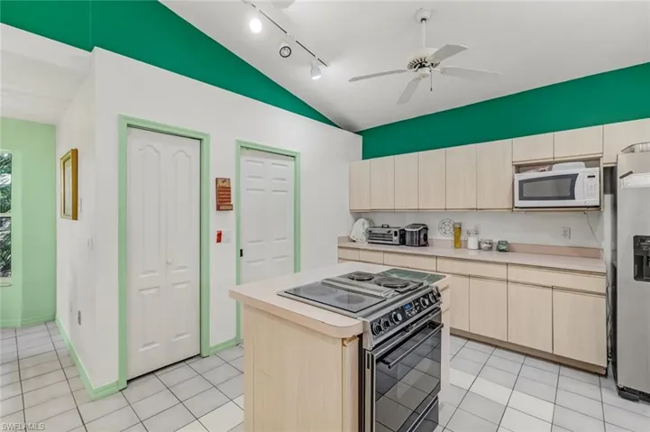 1208 Sw 34th St, Cape Coral, Florida 33914