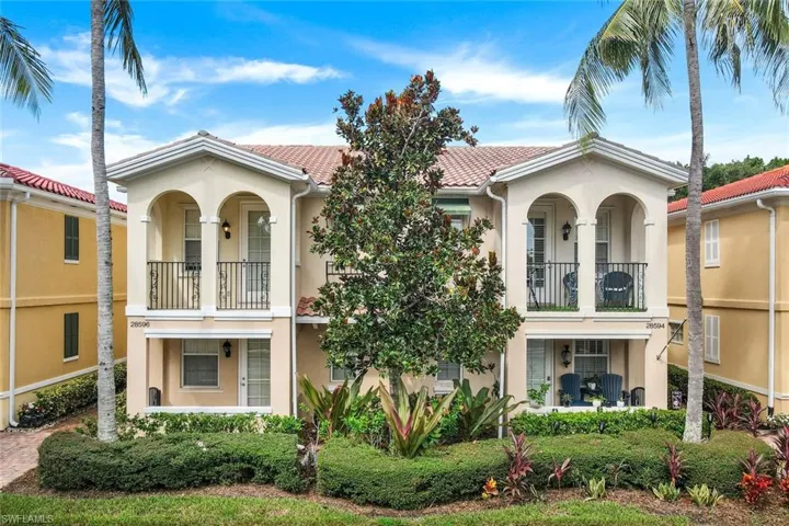 Mediterranean / spanish house with a balcony