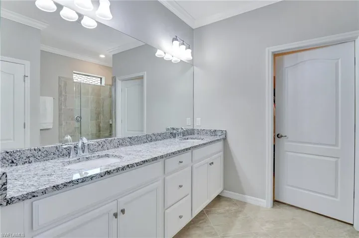 Double vanity