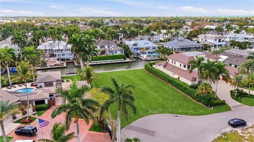 754 16th Ave S, Naples, Florida 34102