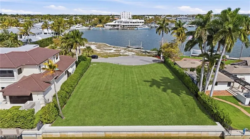 754 16th Ave S, Naples, Florida 34102