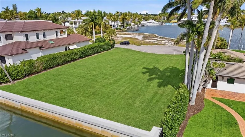 754 16th Ave S, Naples, Florida 34102