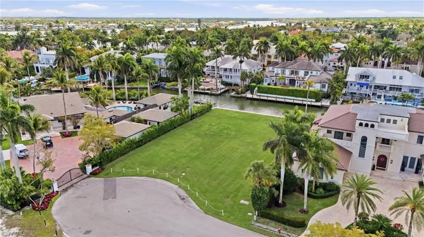 754 16th Ave S, Naples, Florida 34102
