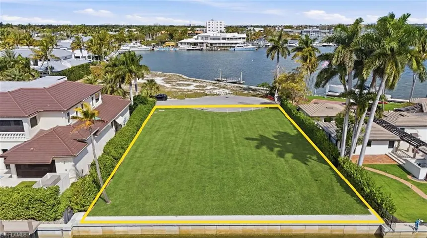 754 16th Ave S, Naples, Florida 34102