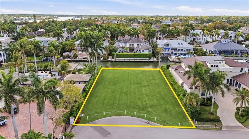 754 16th Ave S, Naples, Florida 34102