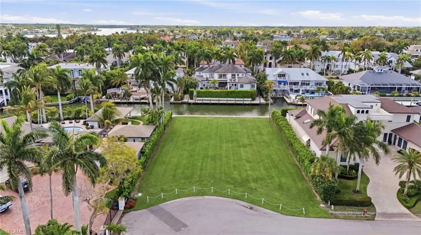 754 16th Ave S, Naples, Florida 34102