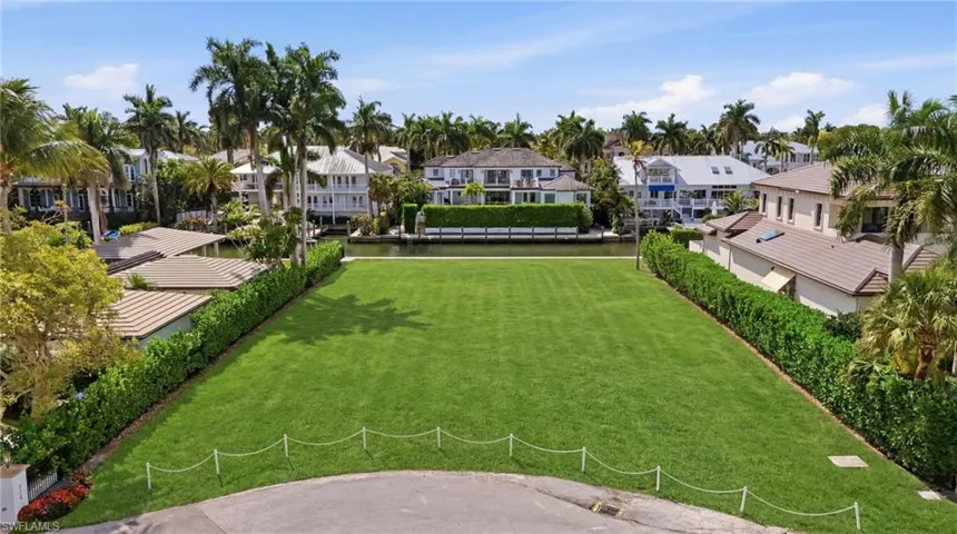 754 16th Ave S, Naples, Florida 34102