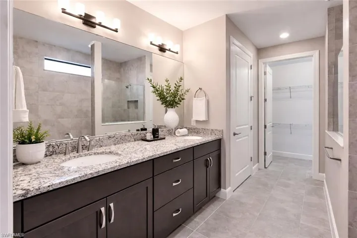 Extended Shower with Bench Seating