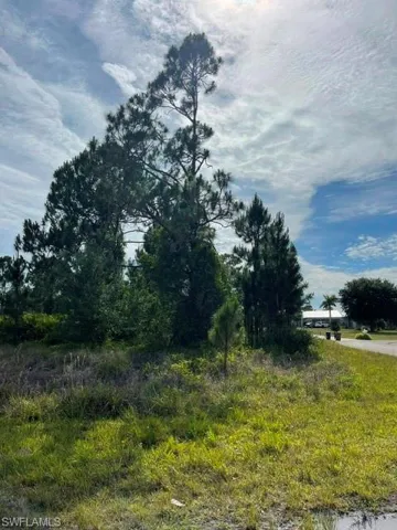 1048 Redbank Ave, Lehigh Acres, Florida 33974