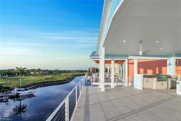 Upper level outdoor kitchen