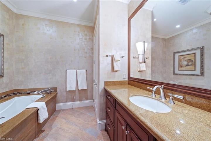 Guest Bedroom #1 Bathroom