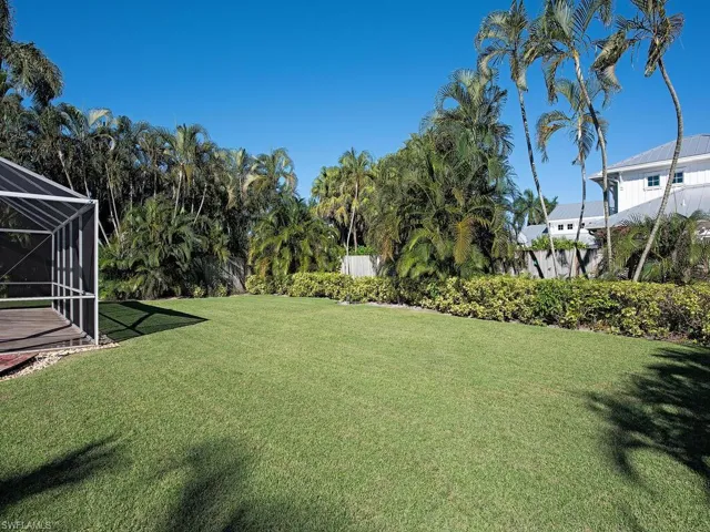 271 1st Ave S, Naples, Florida 34102
