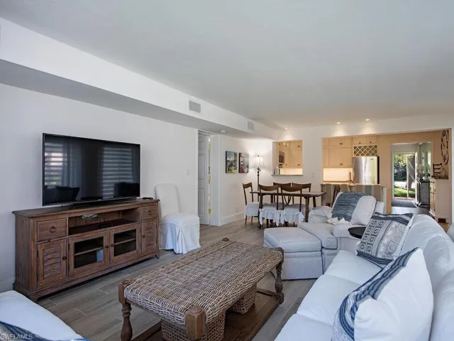 271 1st Ave S, Naples, Florida 34102