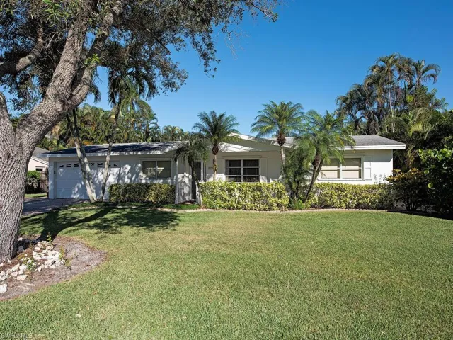 271 1st Ave S, Naples, Florida 34102