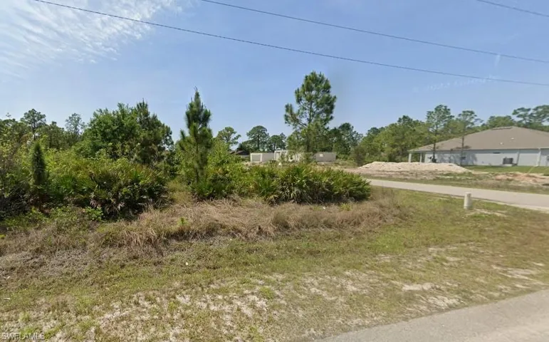 Corner lot