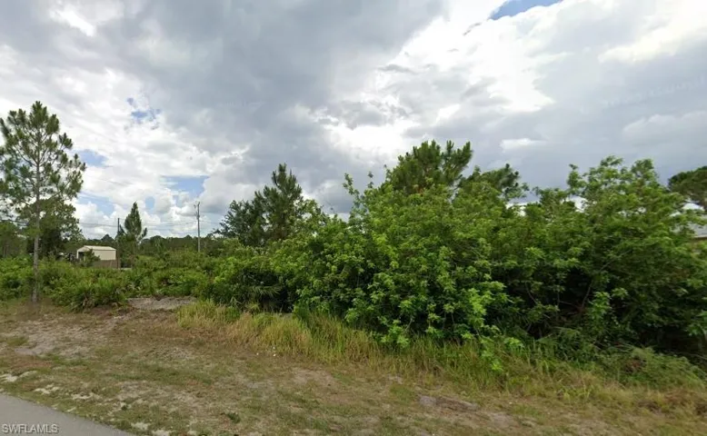 Corner lot