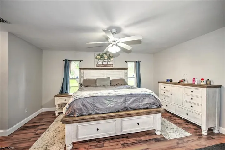 Master bedroom pic 2