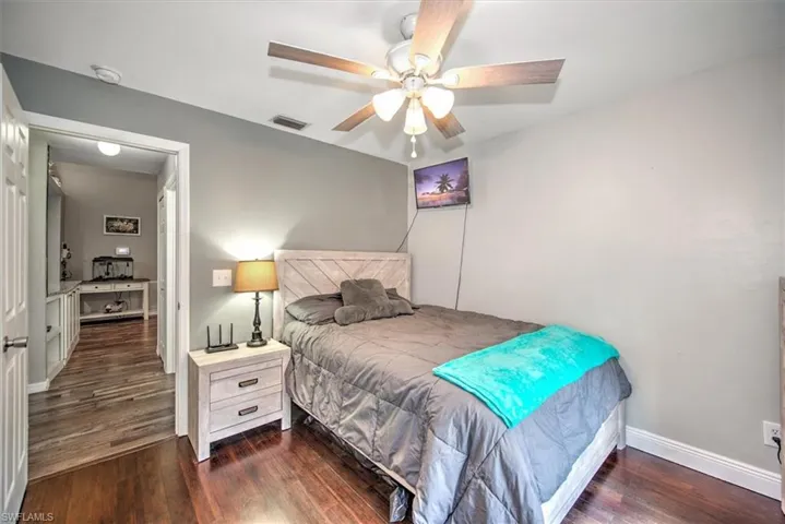 Bedroom 2 pic 2