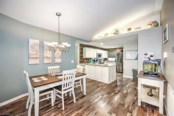 Nice size dining area between the family room and the kitchen.