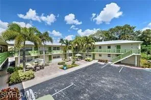 975  9th S AVE, Naples, FL 34102