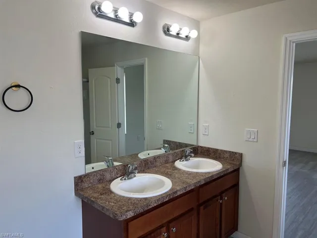 10329 Canal Brook Ln, Lehigh Acres, Florida 33936