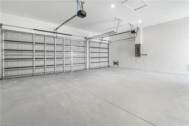 Spacious garage