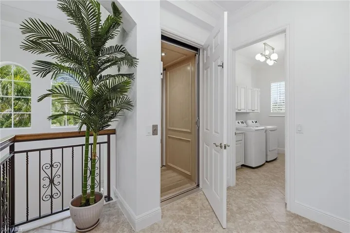 3176  Serena  LN, Naples, FL 34114