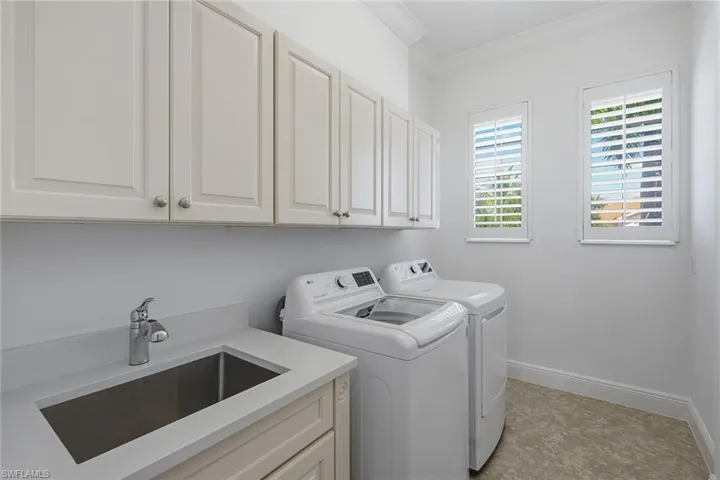 3176  Serena  LN, Naples, FL 34114