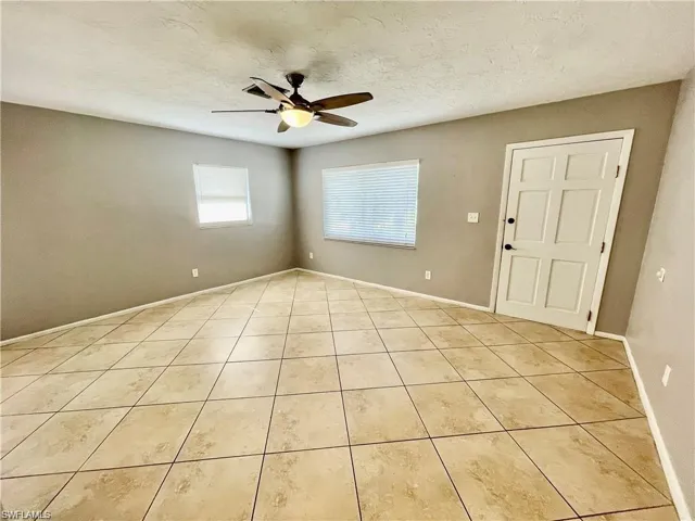632 108th Ave N, Naples, Florida 34108