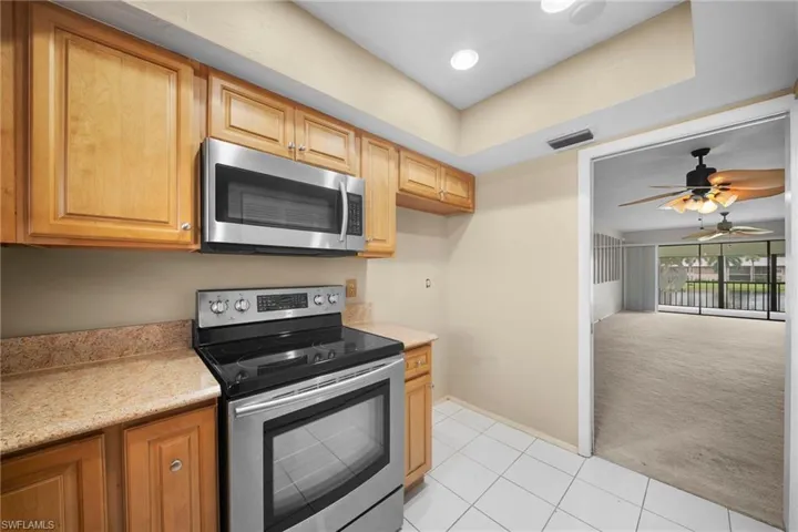 195 Cypress Way E 8, Naples, Florida 34110