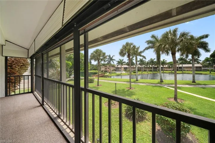 195 Cypress Way E 8, Naples, Florida 34110