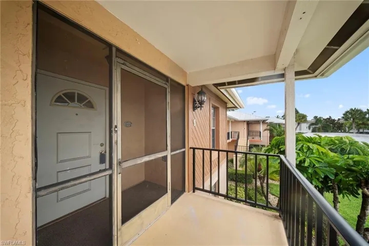 195 Cypress Way E 8, Naples, Florida 34110