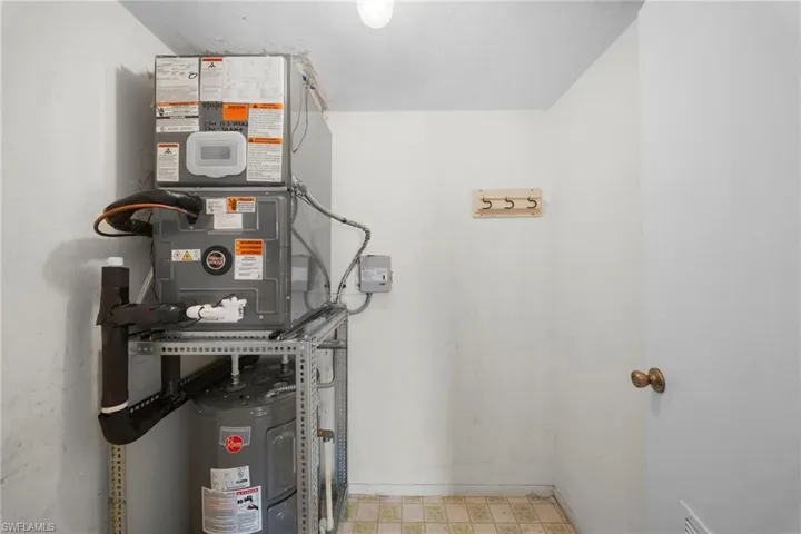 195 Cypress Way E 8, Naples, Florida 34110