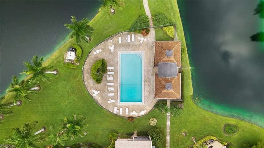 195 Cypress Way E 8, Naples, Florida 34110