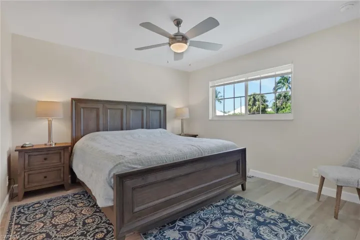230  3rd S AVE, Naples, FL 34102