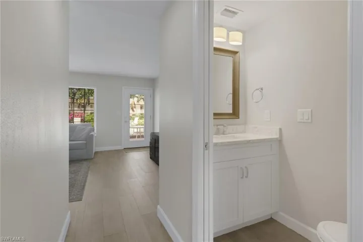 230  3rd S AVE, Naples, FL 34102
